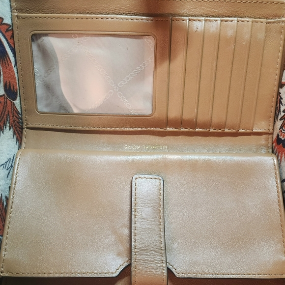 MICHAEL KOR WALLET NWOT - Picture 4 of 12